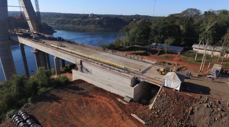 Obras da Ponte da Integração Brasil-Paraguai estão 70% concluídas